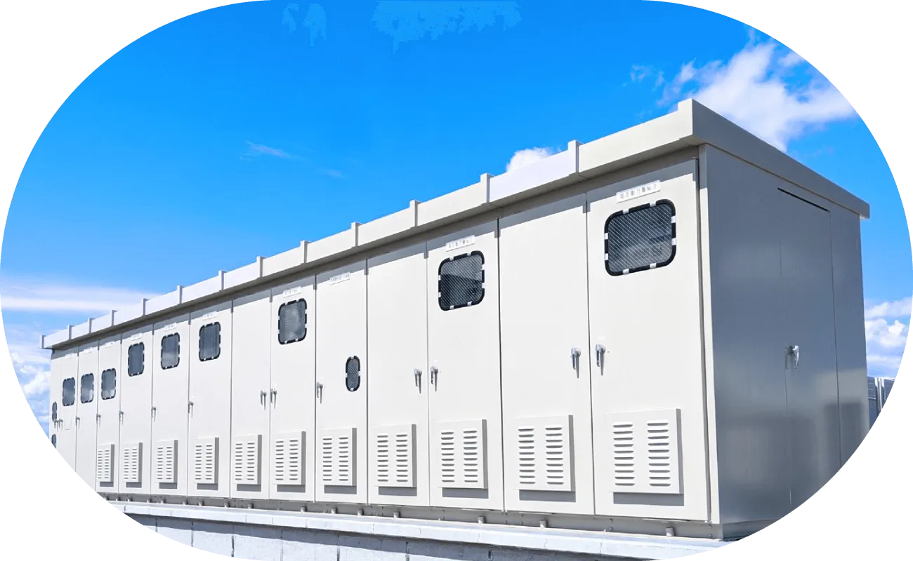 青空の下のキュービクル